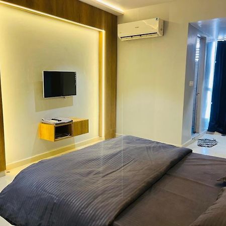 Oyo Florence Hotel Сурат Екстер'єр фото