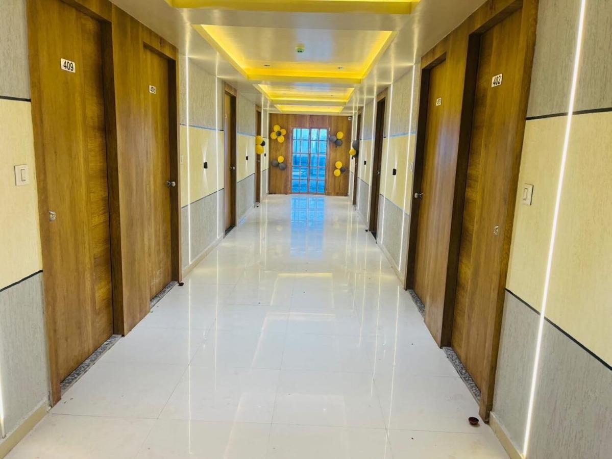 Oyo Florence Hotel Сурат Екстер'єр фото